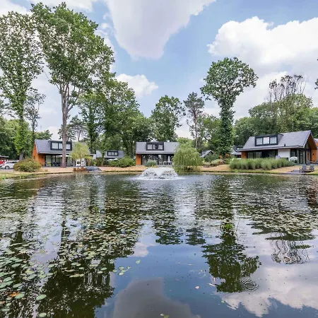 Chalet Beautiful With Sauna And Hot Tub, In A Park, Close To De Veluwe
