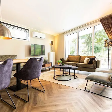 Beautiful With Sauna And Hot Tub, In A Park, Close To De Veluwe Chalet