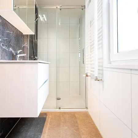 Beautiful With Sauna And Hot Tub, In A Park, Close To De Veluwe *